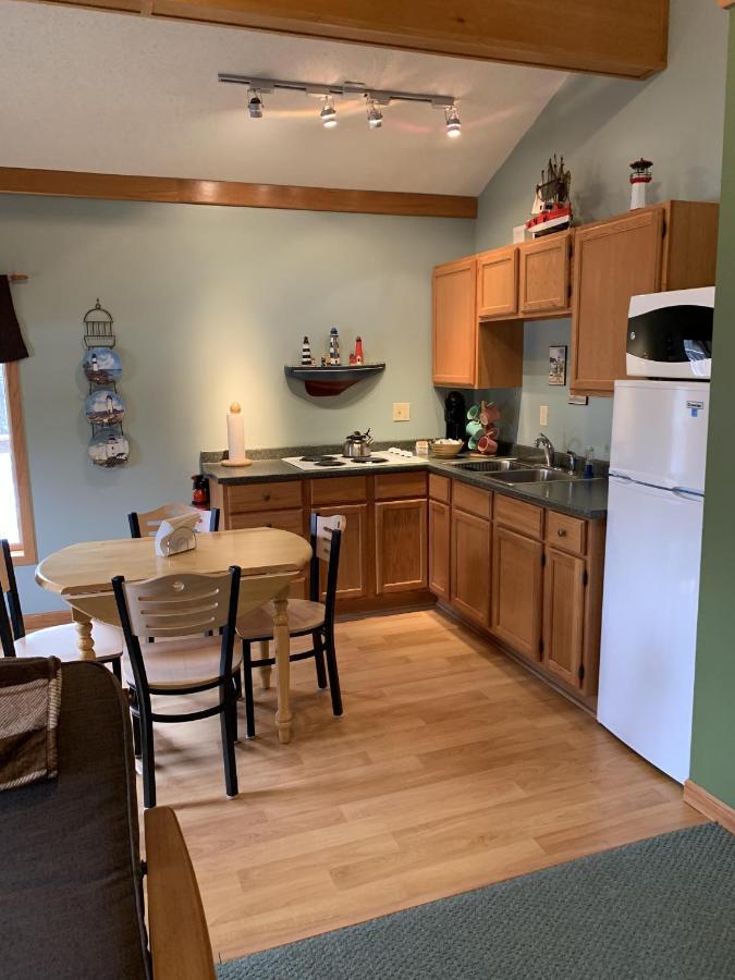 Woodland Lodging Apartment Bayfield Exterior photo