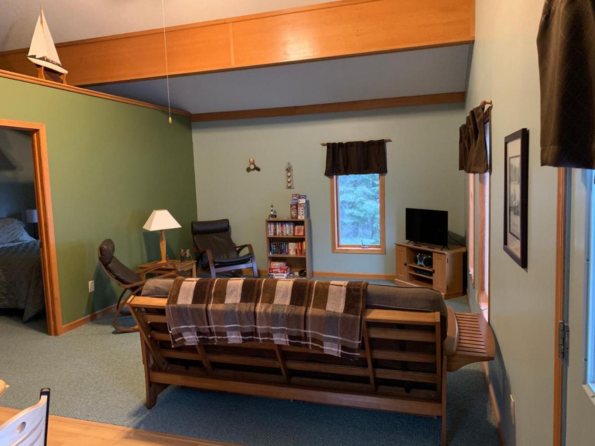 Woodland Lodging Apartment Bayfield Exterior photo
